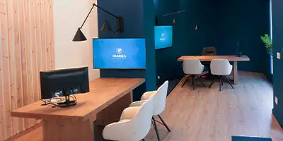 Tienda-vitoria-escritorios-logo-pangea.webp - Pangea Viajes