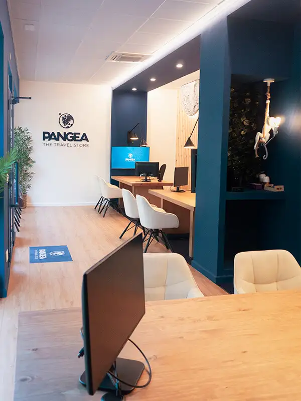Tienda-vitoria-escritorios-logo-pangea.webp - Pangea Viajes