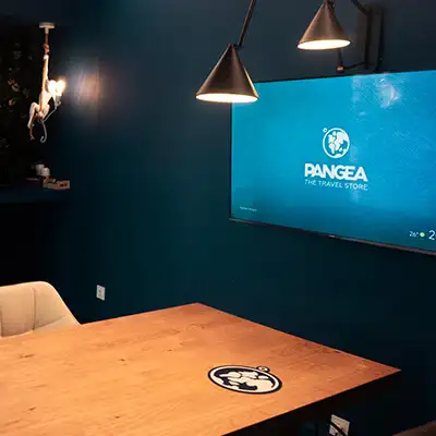 Tienda-vitoria-escritorios-logo-pangea.webp - Pangea Viajes